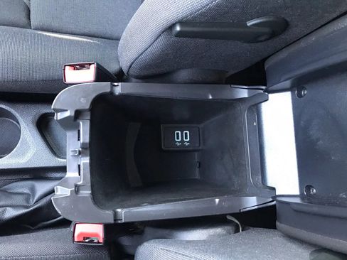 Used 2018 Ford Transit Connect XLT image 32