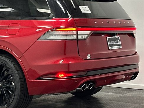New 2026 Lincoln Aviator Reserve image 7