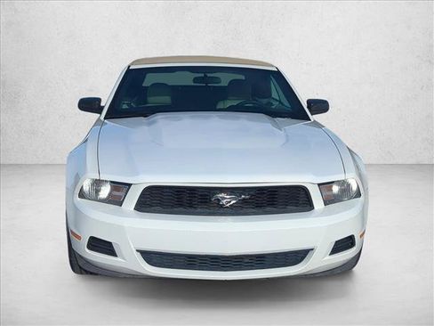 Used 2010 Ford Mustang Convertible RWD image 2