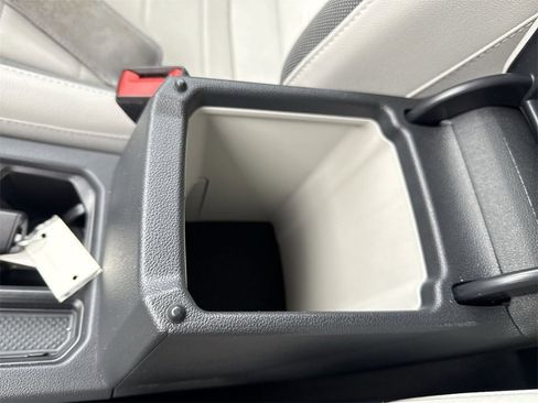 New 2025 Volkswagen Taos SE image 38