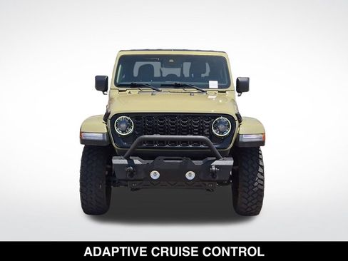 Used 2025 Jeep Gladiator Sport AWD/4WD image 4