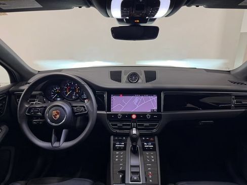 Certified 2026 Porsche Macan AWD/4WD image 15