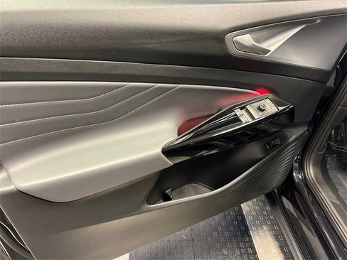 Used 2023 Volkswagen ID.4 S image 8