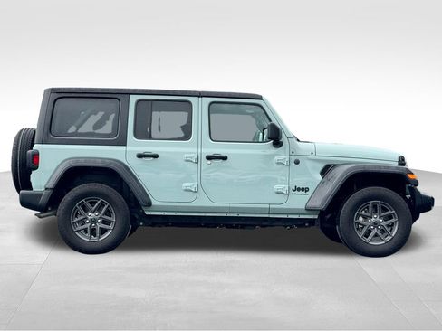 Used 2024 Jeep Wrangler Unlimited Sport AWD/4WD image 8