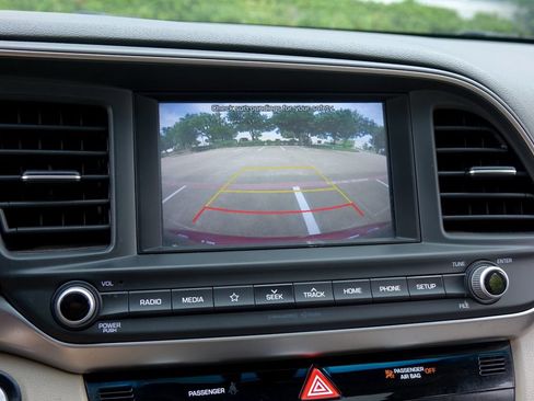 Used 2019 Hyundai Elantra Value Edition FWD image 10