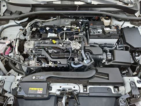 Used 2025 Toyota Corolla Cross L FWD image 12