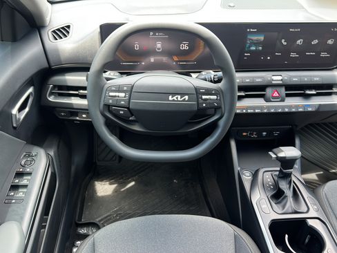 New 2026 Kia K4 FWD image 11
