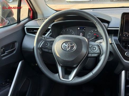 Used 2024 Toyota Corolla Cross LE image 16