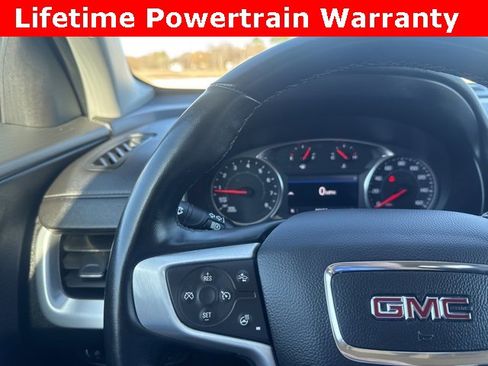 Used 2024 GMC Terrain SLT image 10