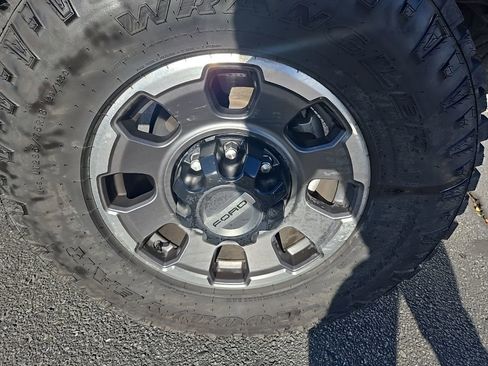 Used 2024 Ford F250 Platinum w/ Tremor Off-Road Package image 41