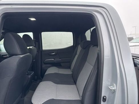 Used 2021 Toyota Tacoma TRD Off-Road w/ Technology Package image 6