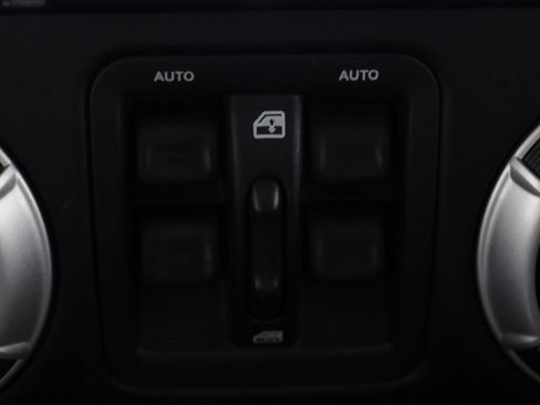 Used 2017 Jeep Wrangler Unlimited Sahara w/ Connectivity Group image 10