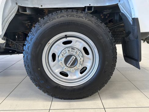 Used 2022 Ford F250 XL w/ Power Equipment Group AWD/4WD image 8