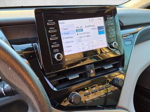 Used 2021 Toyota Camry LE FWD image 10