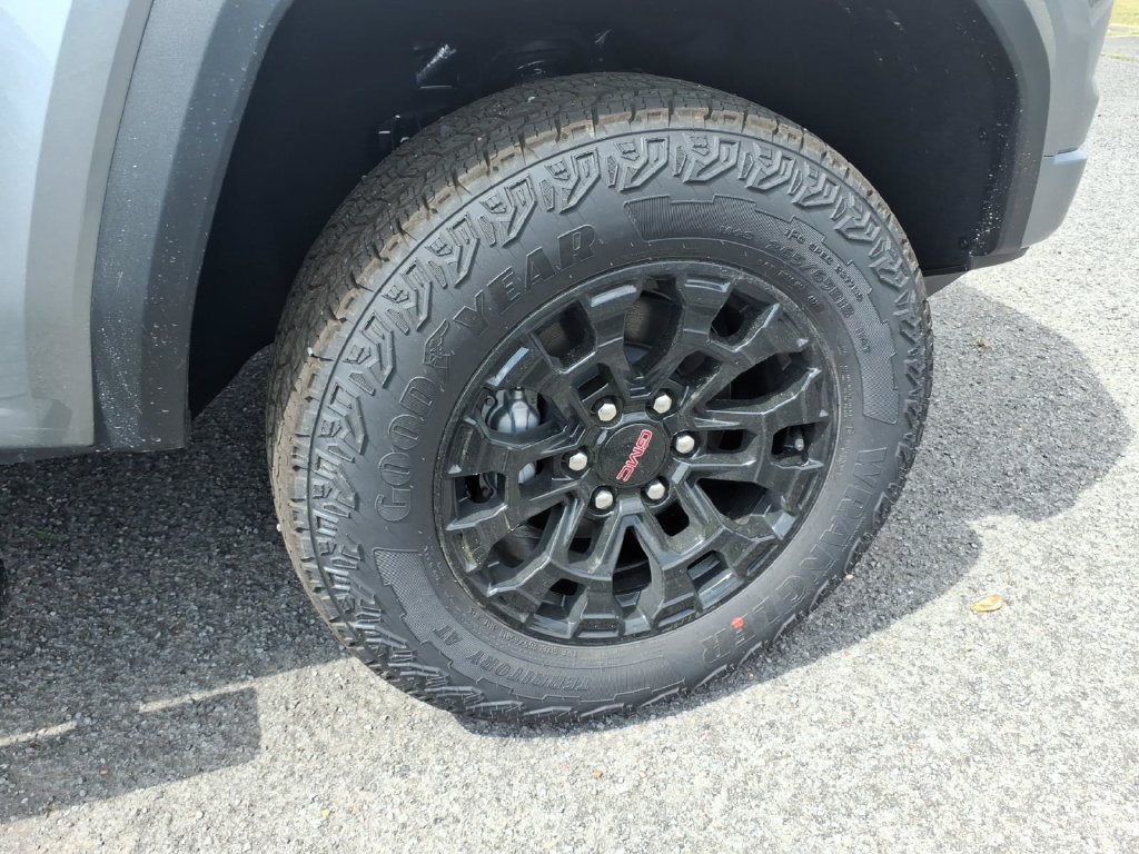 New 2026 GMC Canyon Elevation w/ Convenience Package AWD/4WD image 9