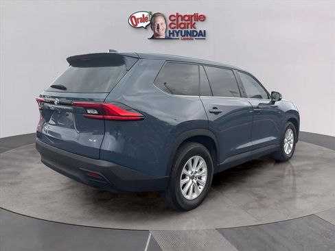 Used 2024 Toyota Grand Highlander XLE image 5
