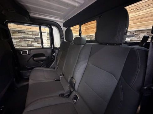 Used 2022 Jeep Gladiator Sport AWD/4WD image 28