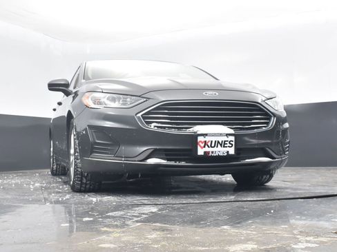 Used 2020 Ford Fusion SE image 44