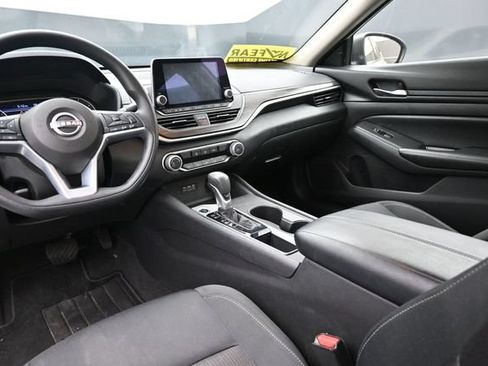 Used 2025 Nissan Altima 2.5 SV FWD image 25