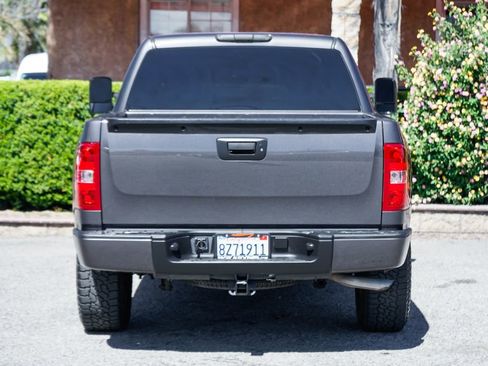 Used 2010 Chevrolet Silverado 1500 LT w/ Regional Value Package image 7