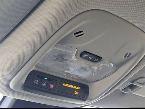 Used 2025 Chevrolet TrailBlazer LT image 30