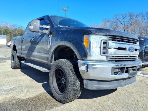 Used 2017 Ford F250 XLT image 1