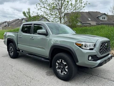 Used 2023 Toyota Tacoma TRD Off-Road AWD/4WD image 4