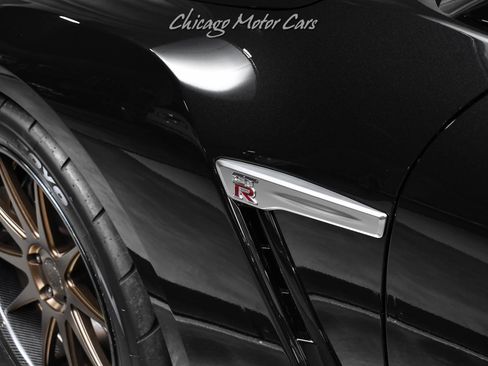 Used 2017 Nissan GT-R Premium w/ Premium Interior Package AWD/4WD image 30