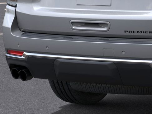 New 2025 Chevrolet Suburban Premier image 38