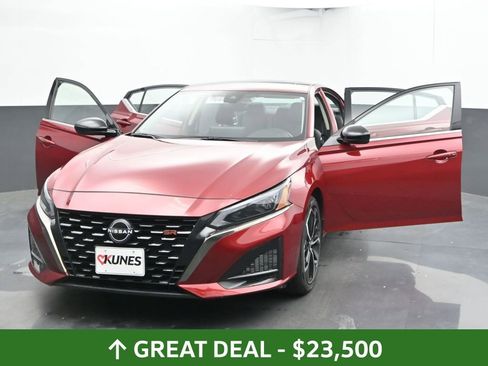 Used 2024 Nissan Altima 2.5 SR w/ SR Premium Package image 58