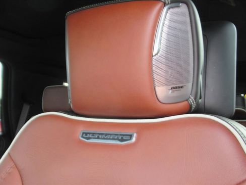 Used 2023 GMC Yukon Denali Ultimate image 18