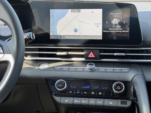 New 2025 Hyundai Elantra SEL image 11