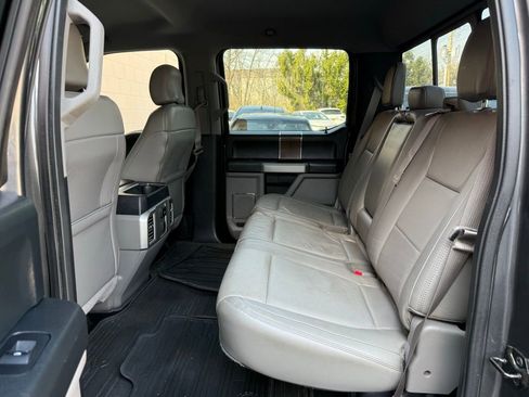 Used 2016 Ford F150 Lariat image 14