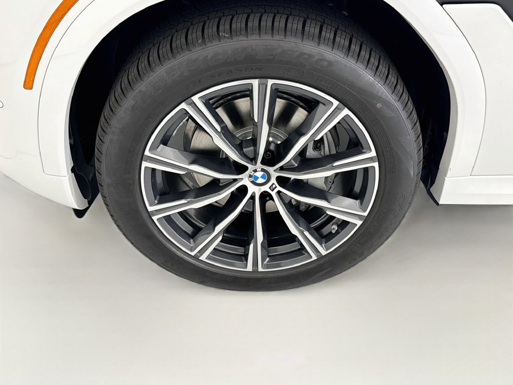 New 2027 BMW X6 xDrive40i w/ Climate Comfort Package AWD/4WD image 29
