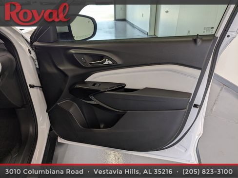 Used 2024 Chevrolet Trax LT w/ Driver Confidence Package image 7