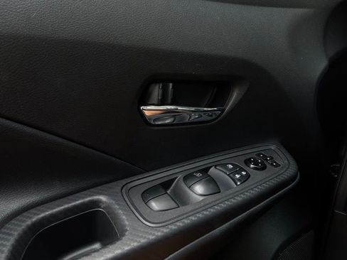 Used 2025 Nissan Versa SV FWD image 20