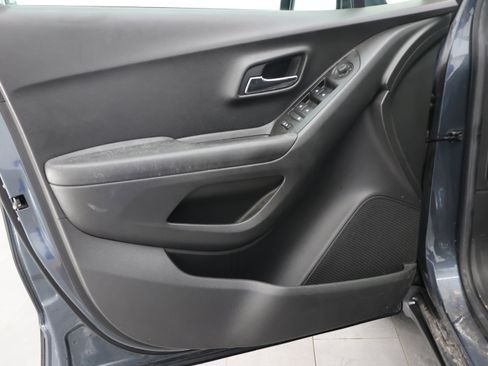 Used 2021 Chevrolet Trax LS w/ Tint and Cruise Package FWD image 35