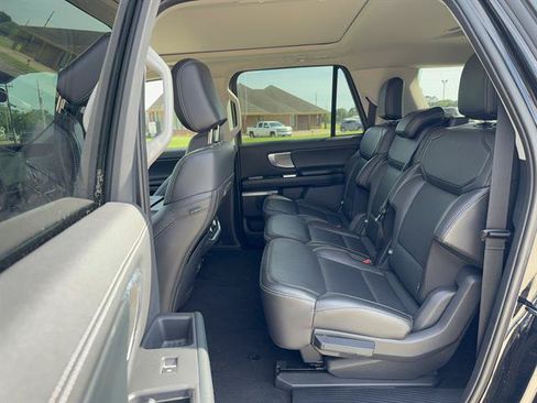 Used 2025 Ford Expedition Max Platinum AWD/4WD image 10