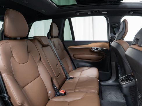 Used 2024 Volvo XC90 B6 Plus w/ Protection Package Premier image 24