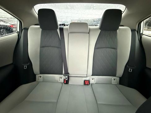 Used 2020 Toyota Corolla LE image 38