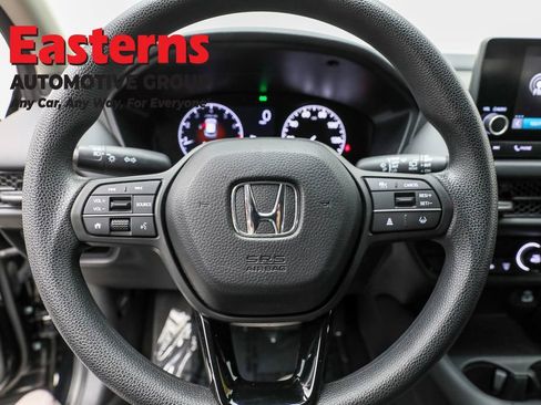Used 2023 Honda HR-V LX image 10