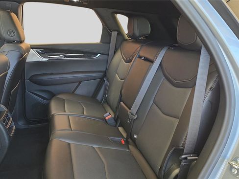 Used 2025 Cadillac XT5 Premium Luxury image 18