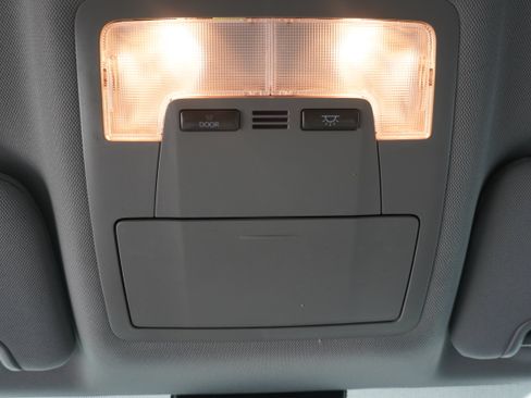 Used 2019 Toyota Highlander LE FWD image 23