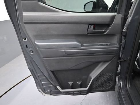 Used 2025 Toyota Tacoma SR5 AWD/4WD image 27