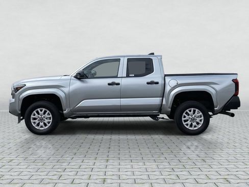 Certified 2025 Toyota Tacoma SR image 2