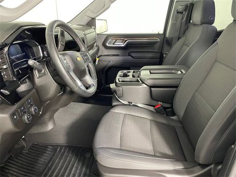 Used 2024 Chevrolet Silverado 1500 LT image 2