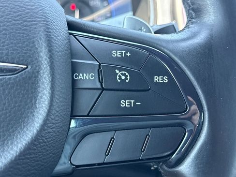 Used 2016 Chrysler 200 S FWD image 22