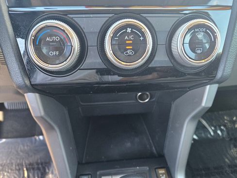 Used 2016 Subaru Forester 2.5i Limited image 18