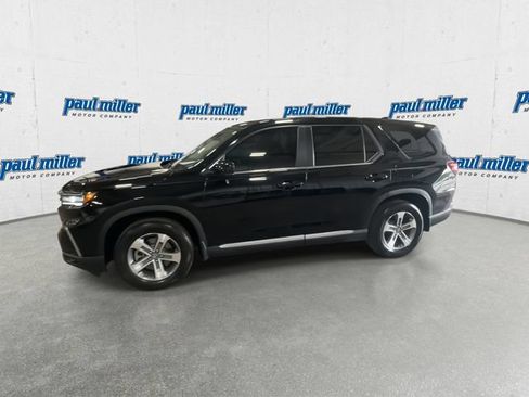 Used 2025 Honda Pilot EX-L image 6