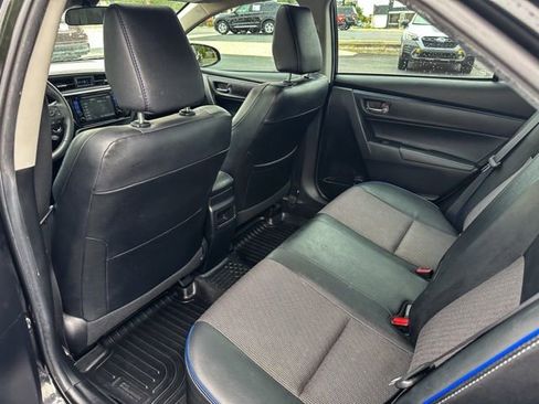 Used 2018 Toyota Corolla SE FWD image 19
